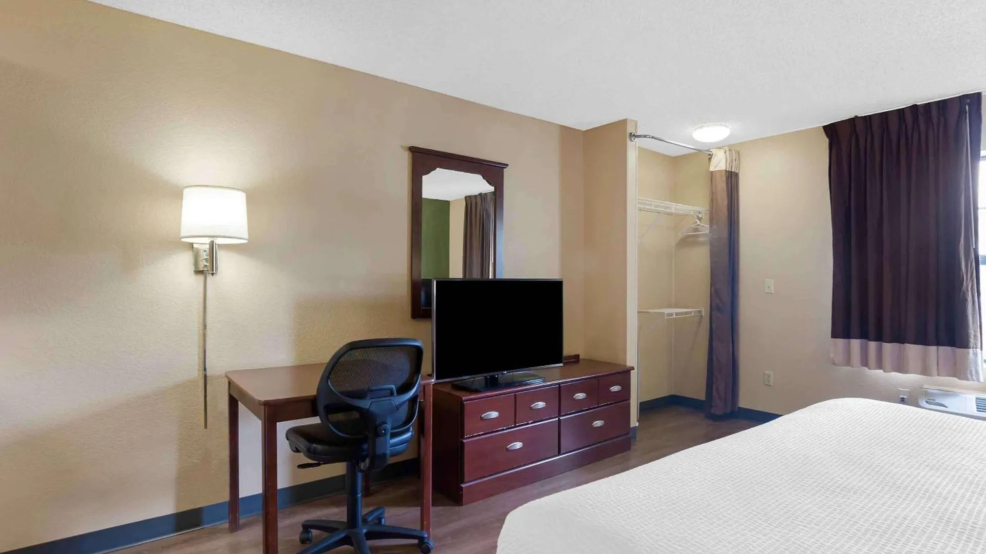 Mainstay Suites Las Vegas Flamingo 2*,