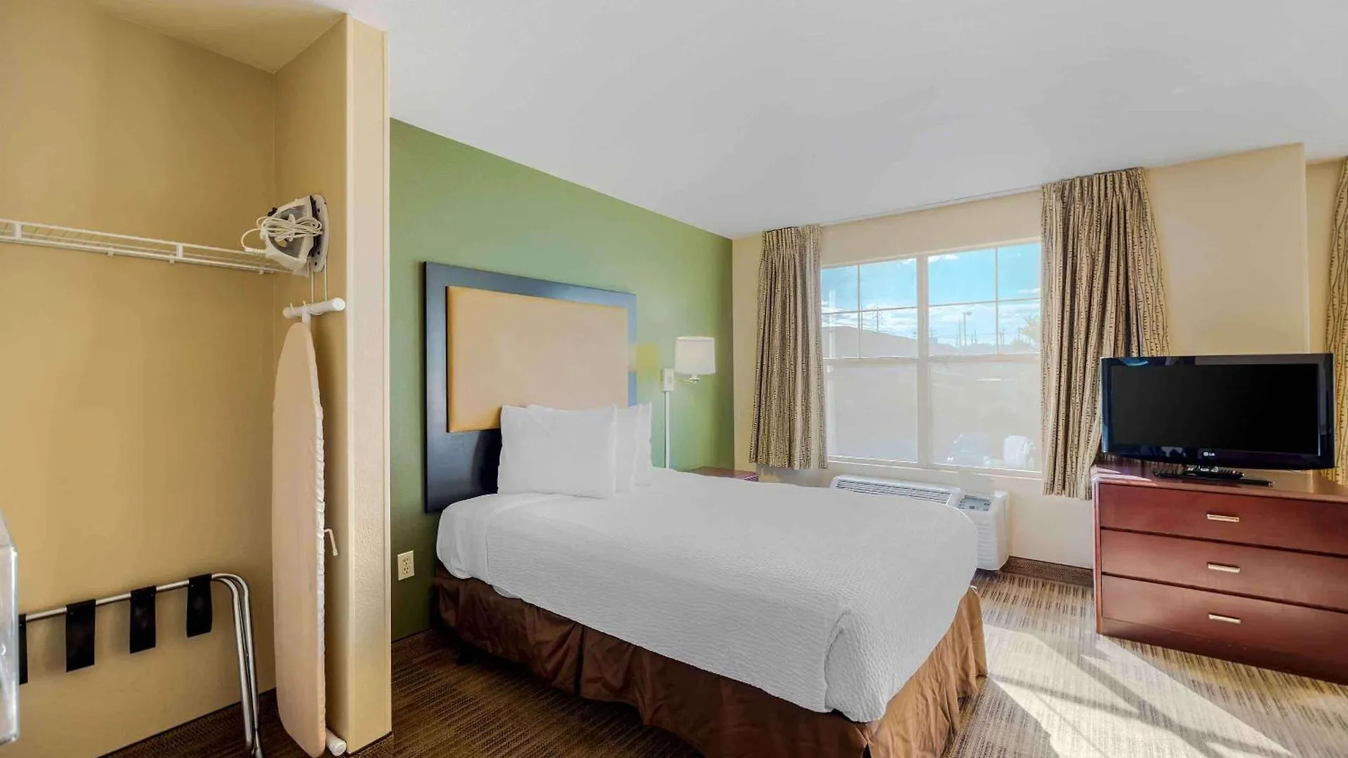 Mainstay Suites Las Vegas Flamingo Hotel